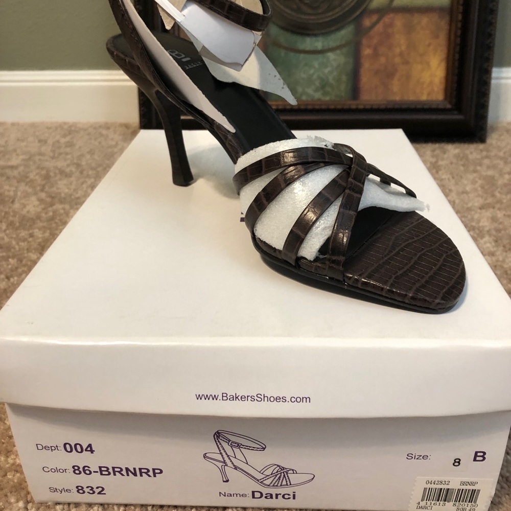 Women’s brown strappy Sandles